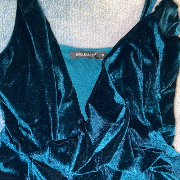 SOLD New Dark Green Velvet Bodycon Dress with Slit Size M - Picture 4 of 6